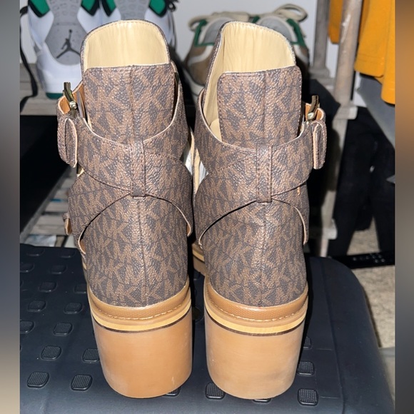 MK size 9 - Picture 3 of 4